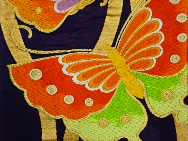  蝶に立涌模様織出し袋帯